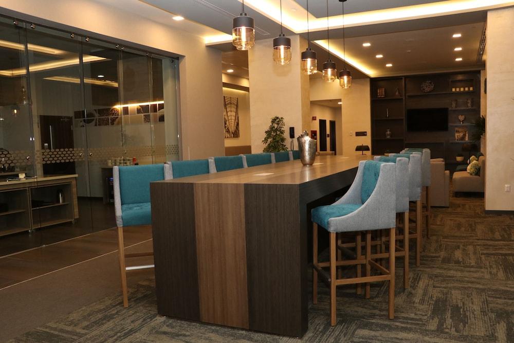 Hampton & By Hilton Hotel